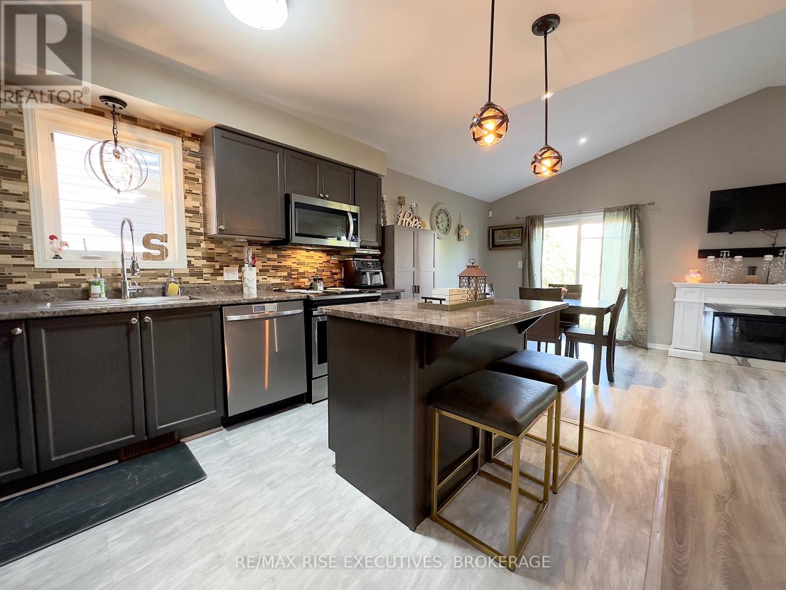 Photo 10 of 1651 Crimson Crescent, Kingston ON