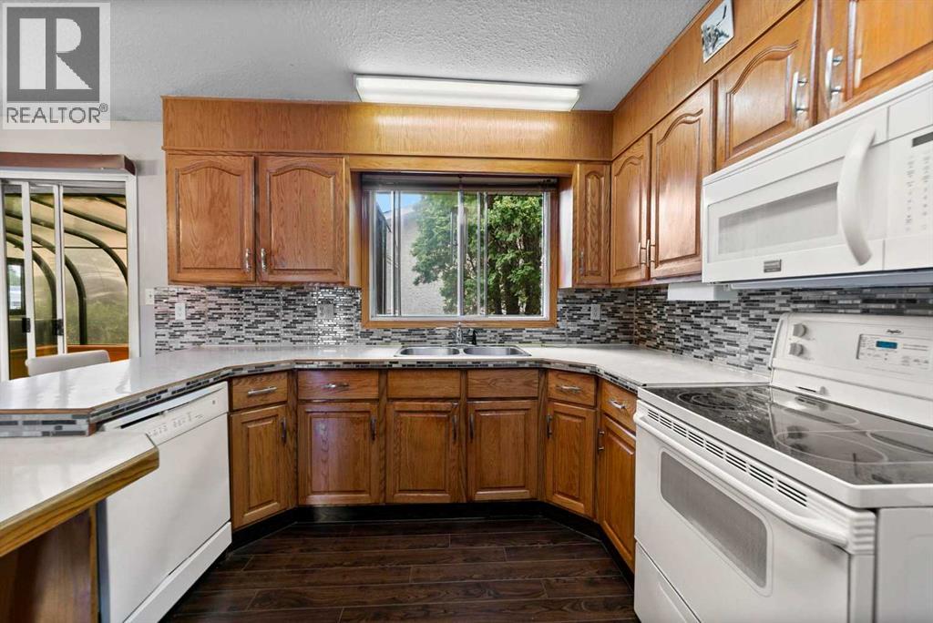 Photo 33 of 6601 43 Avenue, Camrose AB