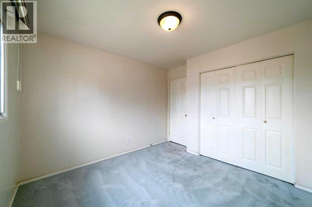 Photo 5 of 6601 43 Avenue, Camrose AB
