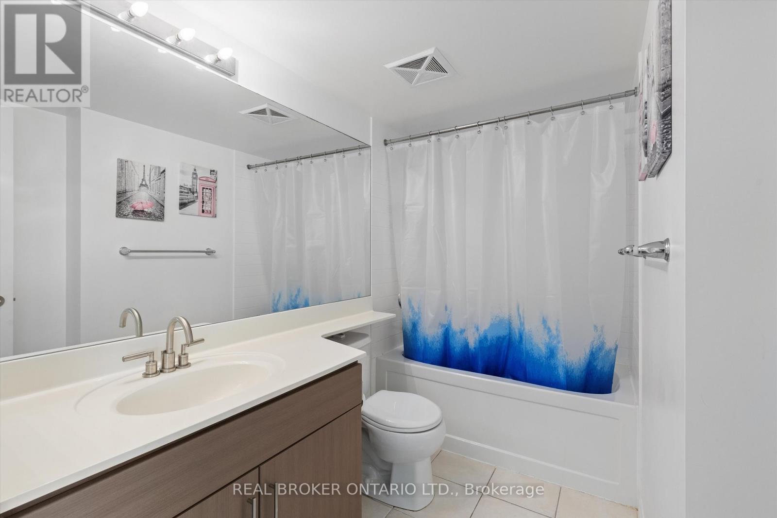 Photo 10 of 216 2035 Sheppard Avenue E, Toronto ON