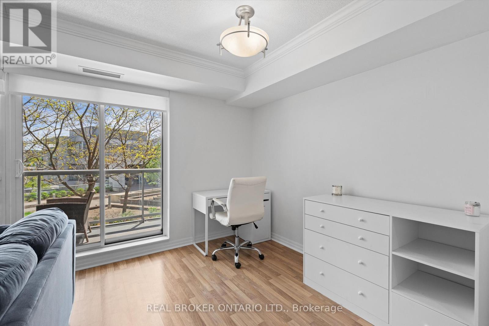Photo 16 of 216 2035 Sheppard Avenue E, Toronto ON