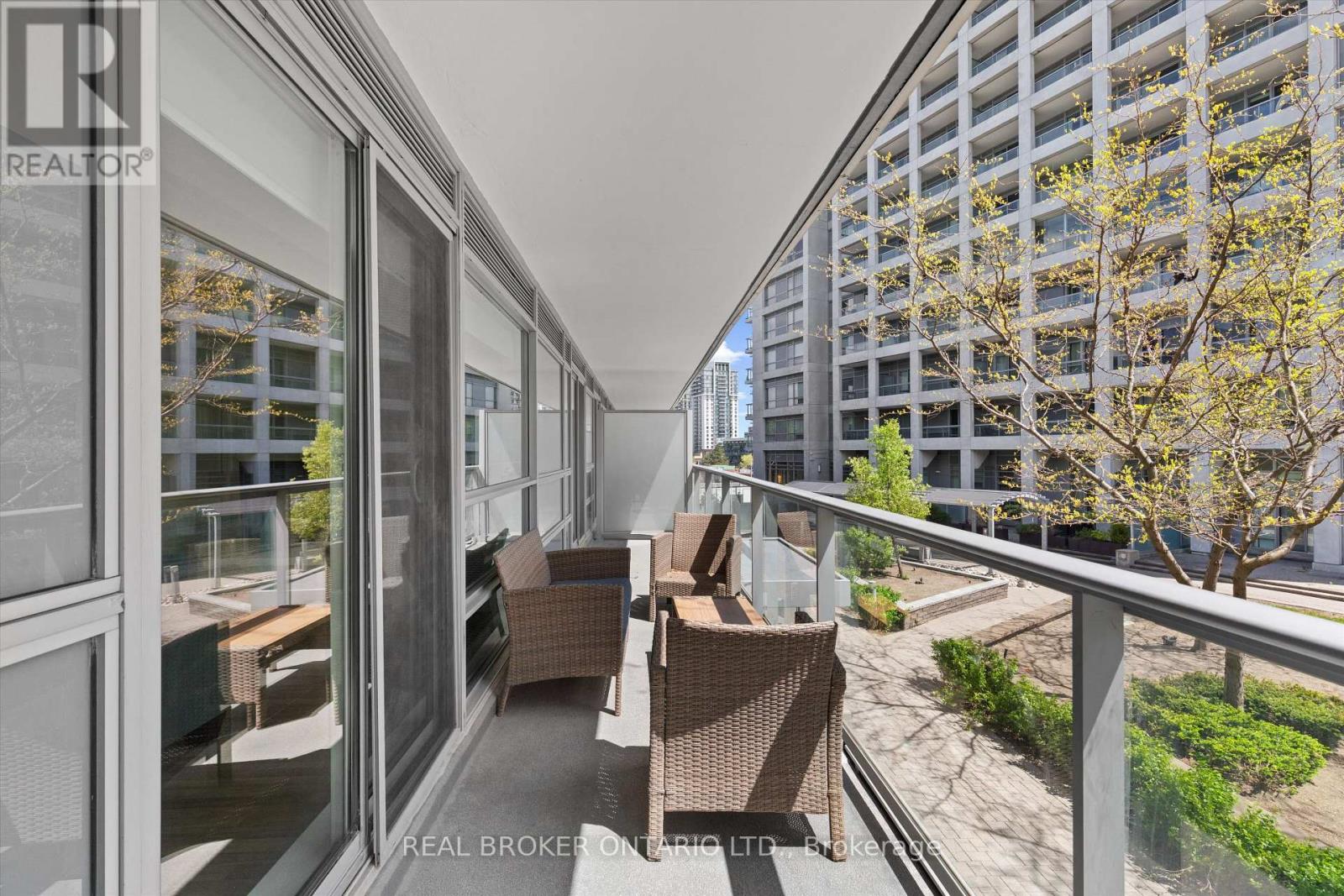 Photo 18 of 216 2035 Sheppard Avenue E, Toronto ON