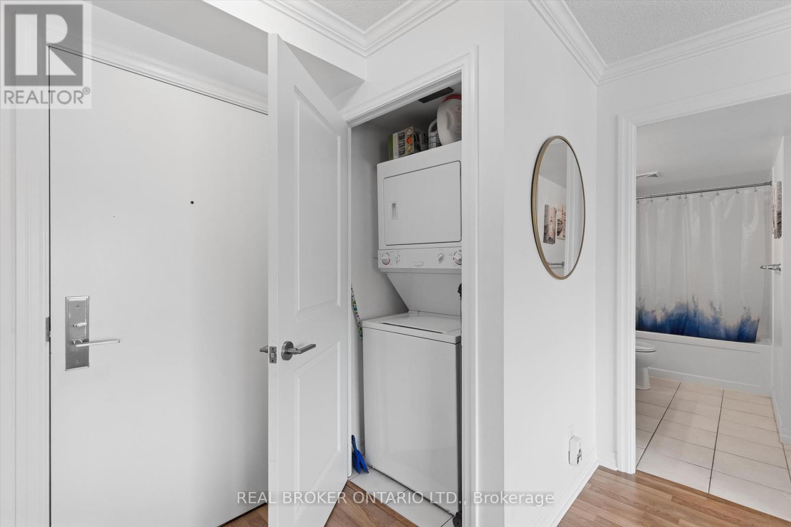 Photo 9 of 216 2035 Sheppard Avenue E, Toronto ON