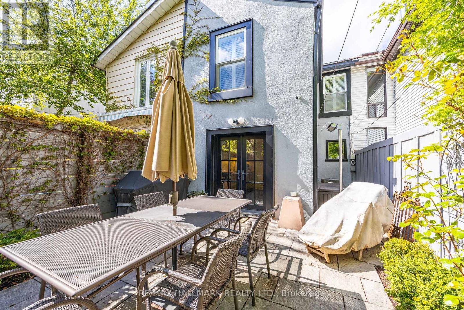 Photo 15 of 27 Bishop Street, Toronto ON