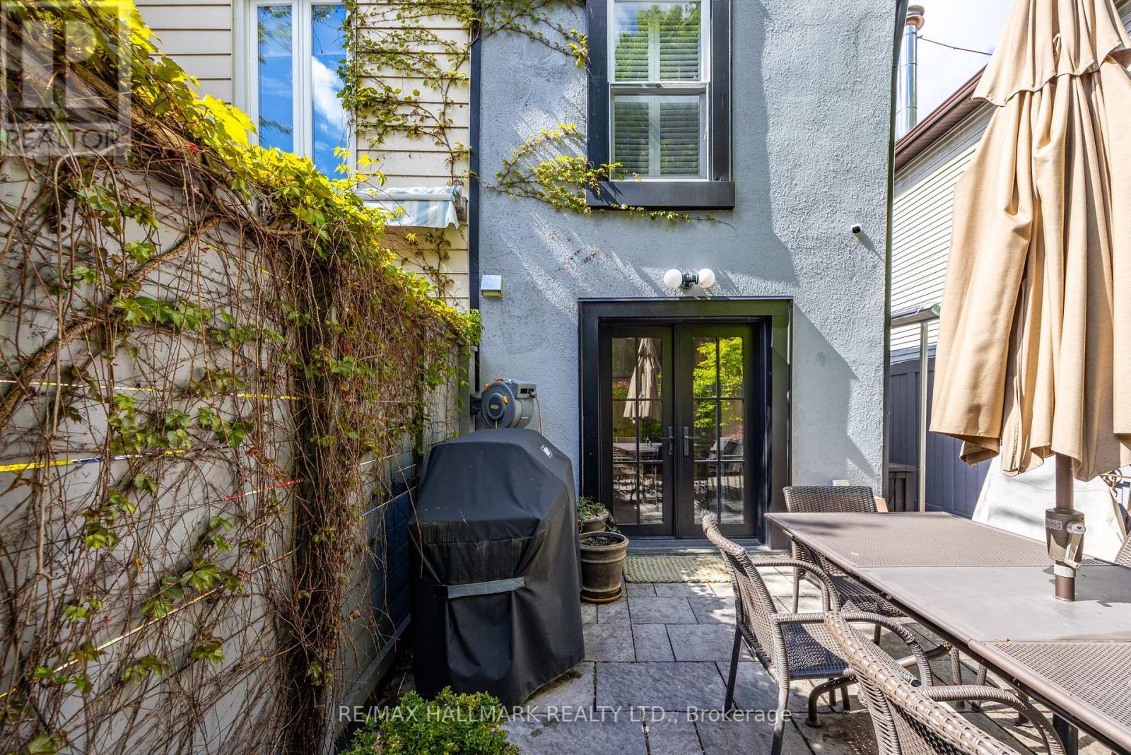 Photo 6 of 27 Bishop Street, Toronto ON