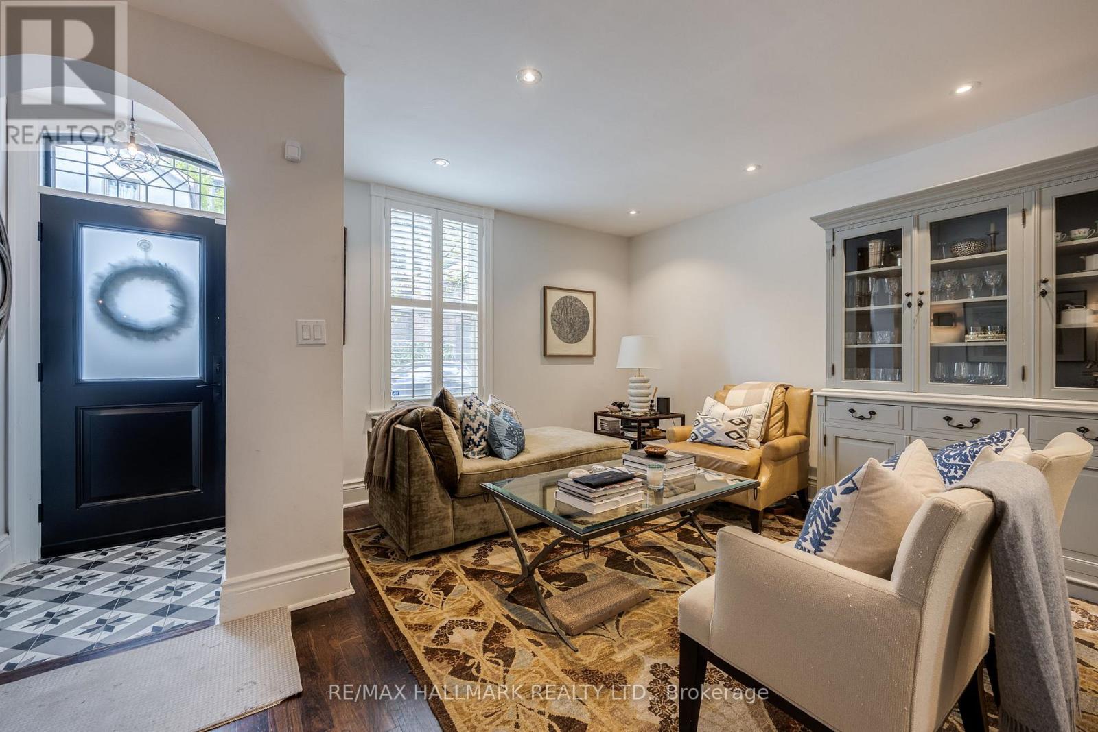 Photo 14 of 27 Bishop Street, Toronto ON