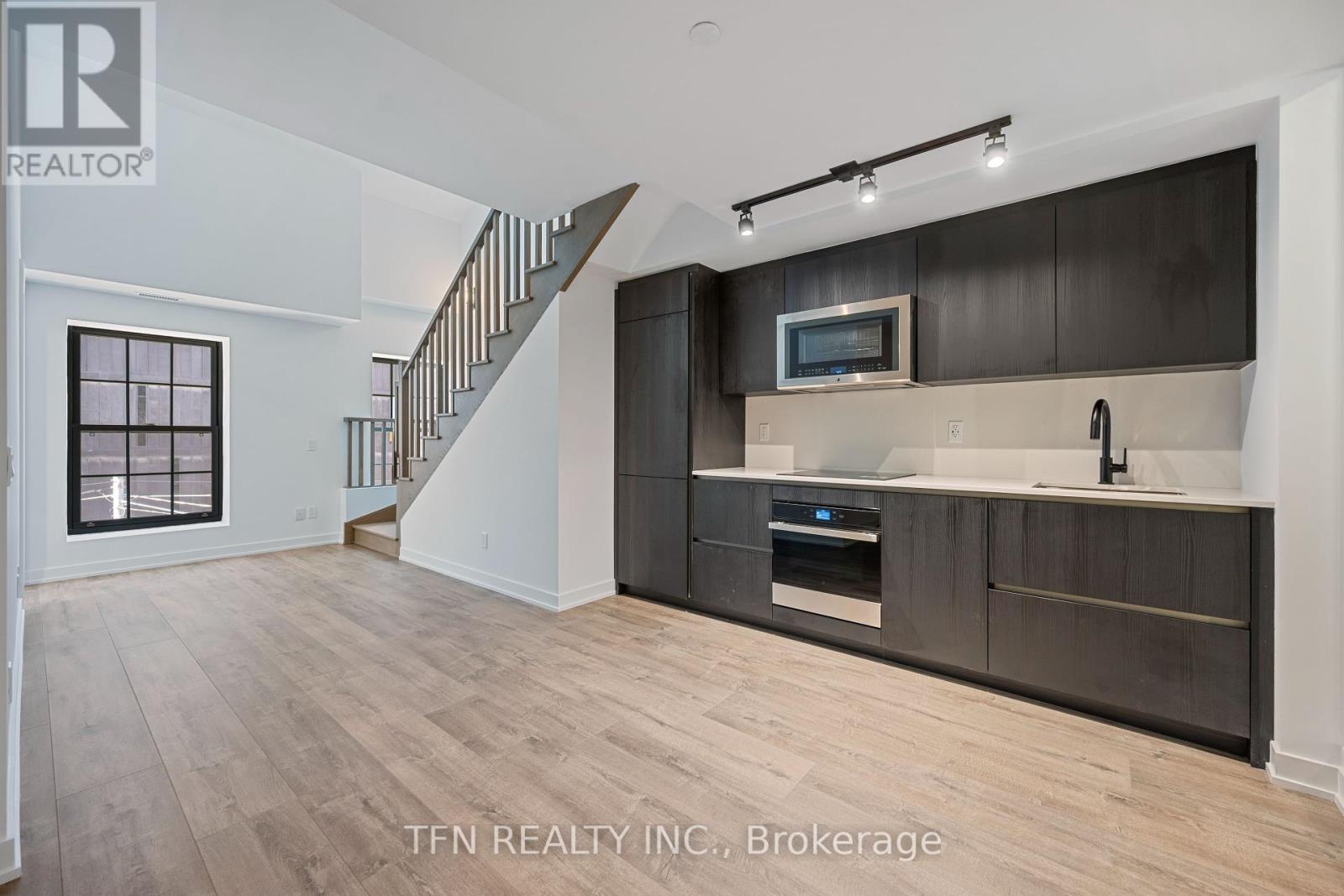 Photo 9 of 307 327 King Street W, Toronto ON