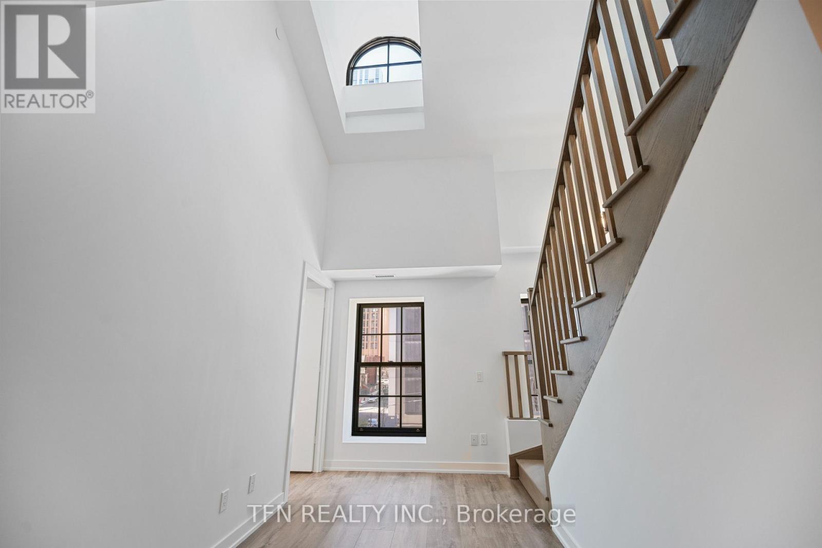 Photo 18 of 307 327 King Street W, Toronto ON