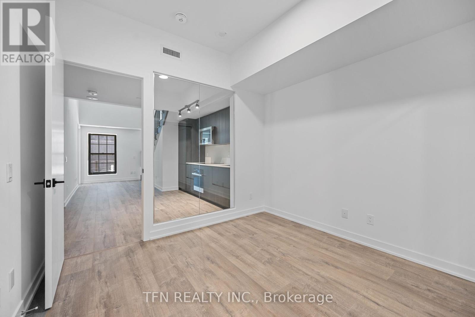 Photo 5 of 307 327 King Street W, Toronto ON