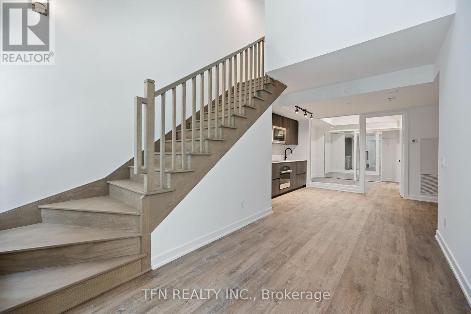 Photo 6 of 307 327 King Street W, Toronto ON