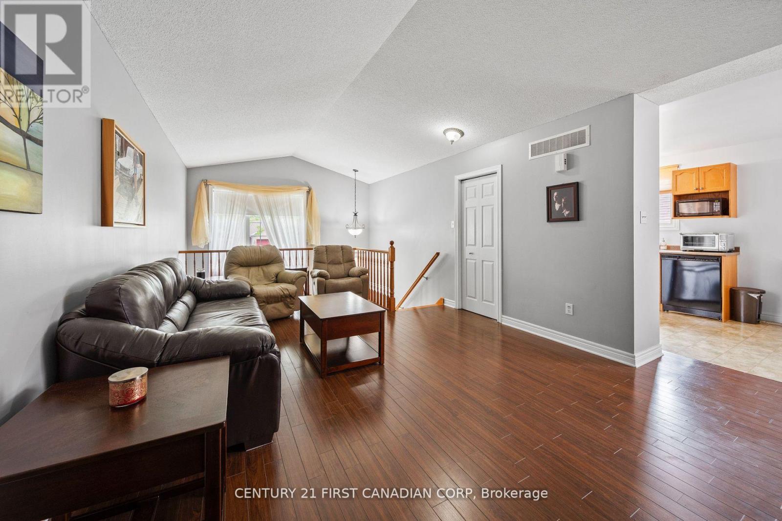 Photo 14 of 475 Exmouth Circle, London East ON