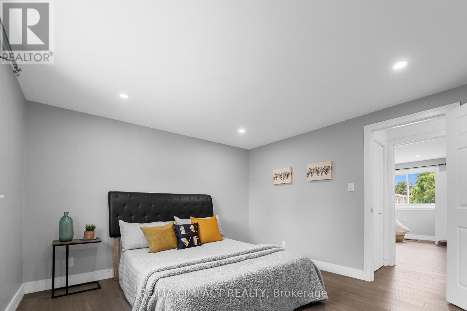 Photo 13 of 1395 Tampa Crescent, Oshawa ON