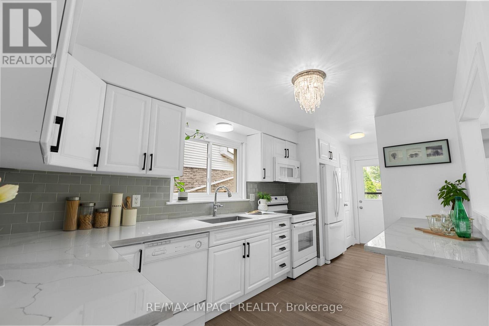 Photo 17 of 1395 Tampa Crescent, Oshawa ON