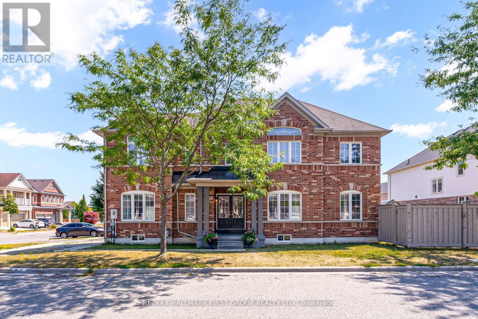 Photo 9 of 35 Elliottglen Drive, Ajax ON