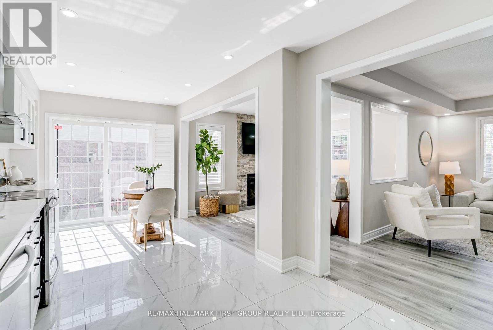 Photo 11 of 35 Elliottglen Drive, Ajax ON