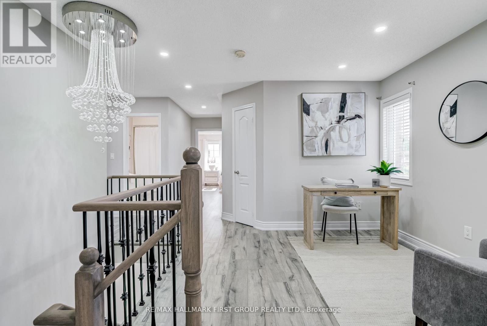 Photo 10 of 35 Elliottglen Drive, Ajax ON