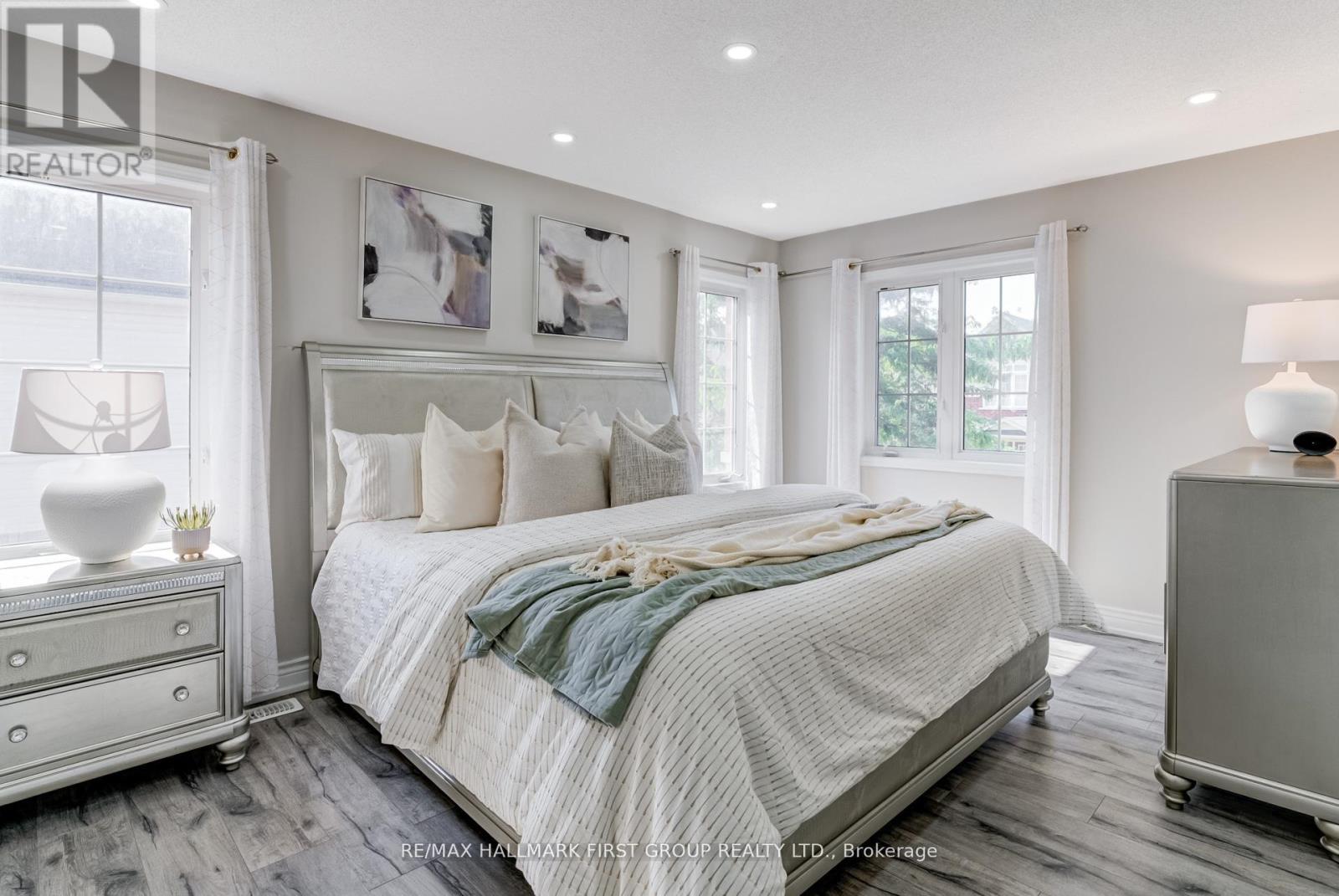 Photo 21 of 35 Elliottglen Drive, Ajax ON