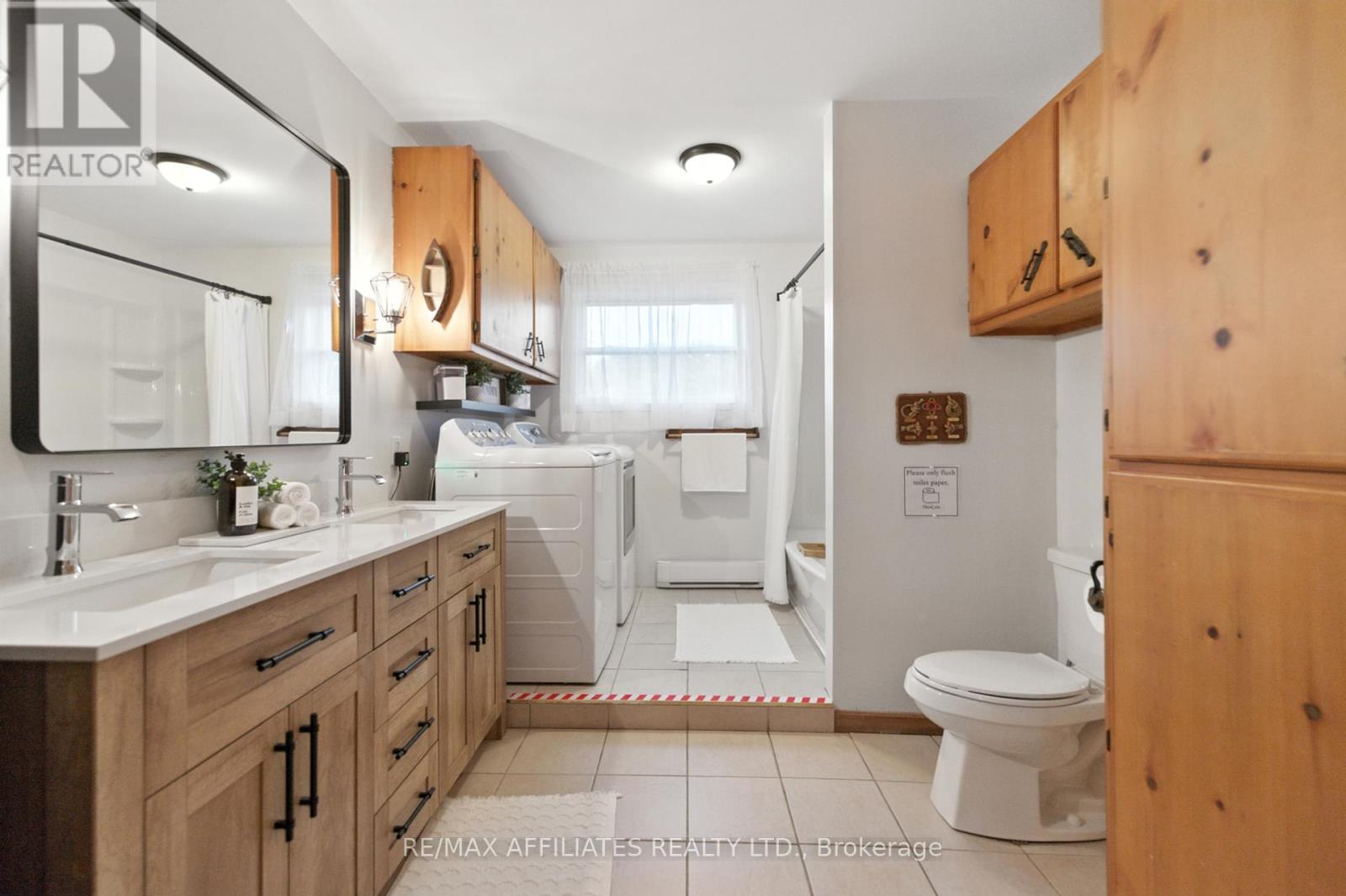 Photo 27 of 70 Corktown Lane, Merrickvillewolford ON