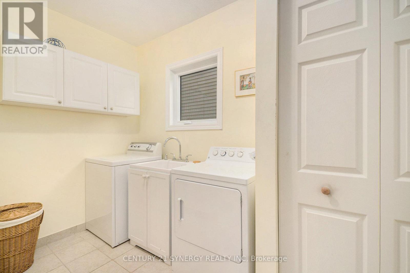 Photo 14 of 1723 Cara Crescent, Ottawa ON
