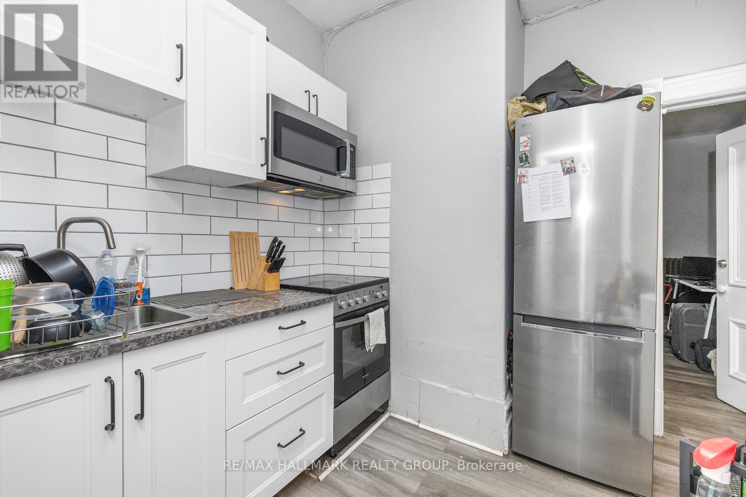 Photo 15 of 246 Laurier Avenue E, Ottawa ON
