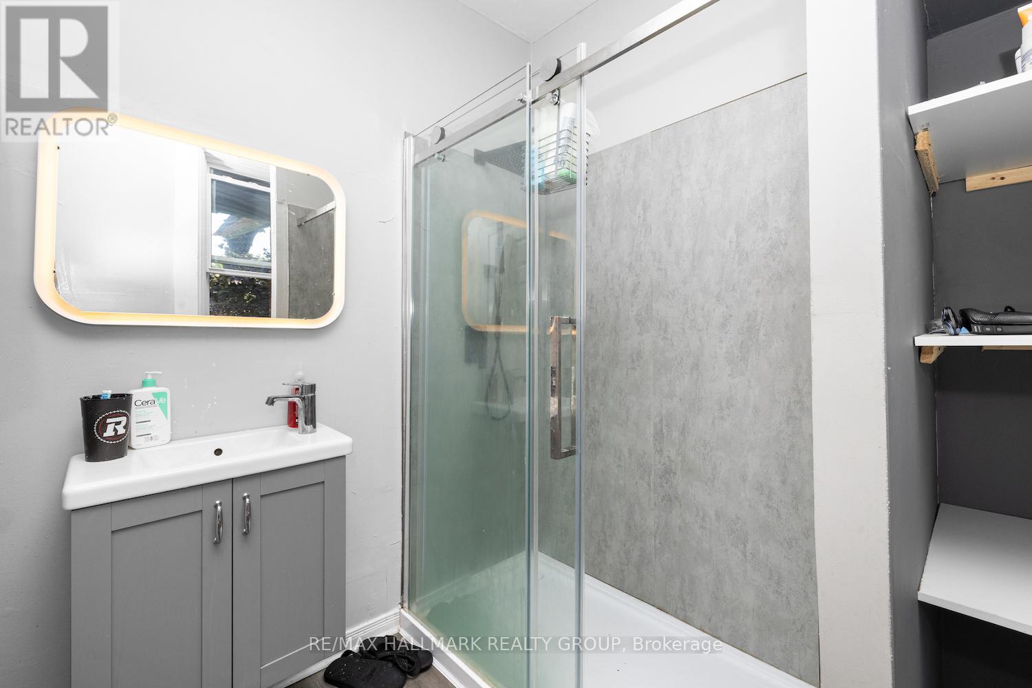 Photo 17 of 246 Laurier Avenue E, Ottawa ON