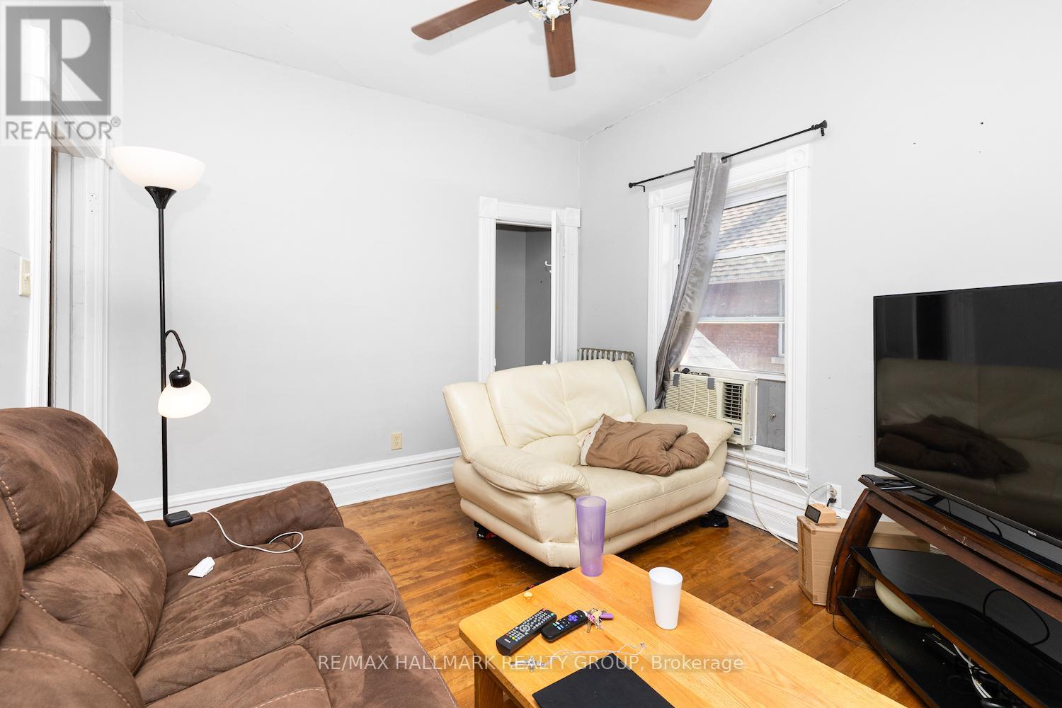 Photo 23 of 246 Laurier Avenue E, Ottawa ON
