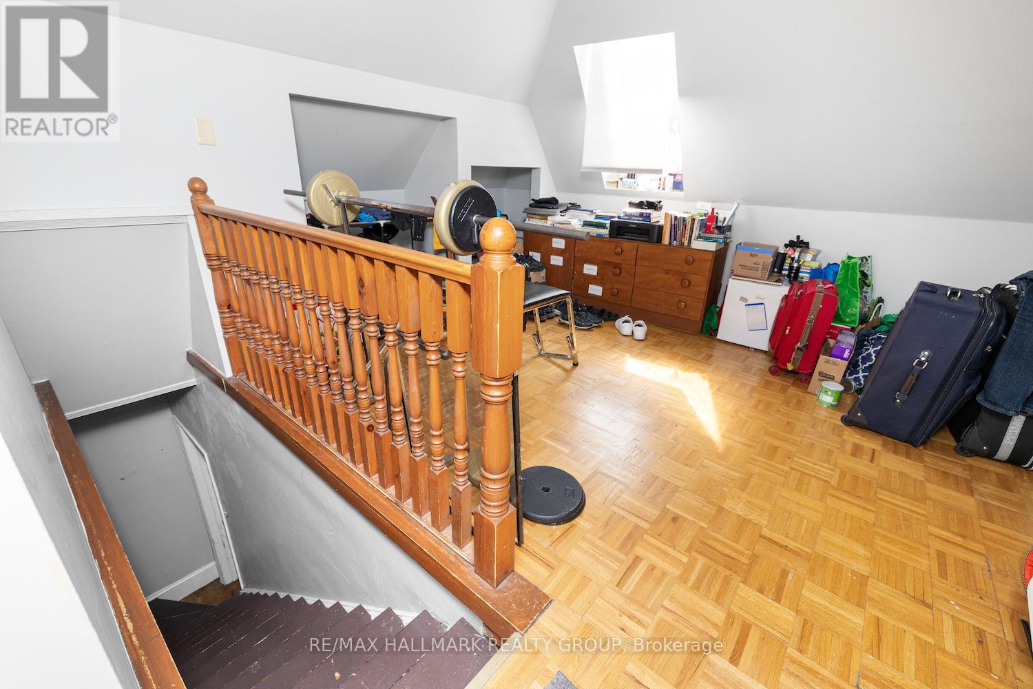 Photo 7 of 246 Laurier Avenue E, Ottawa ON