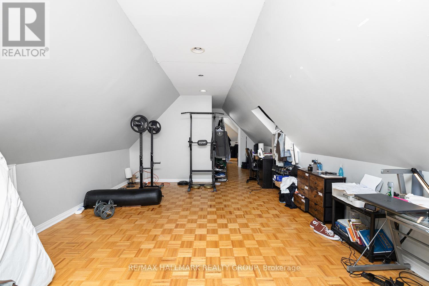 Photo 8 of 246 Laurier Avenue E, Ottawa ON