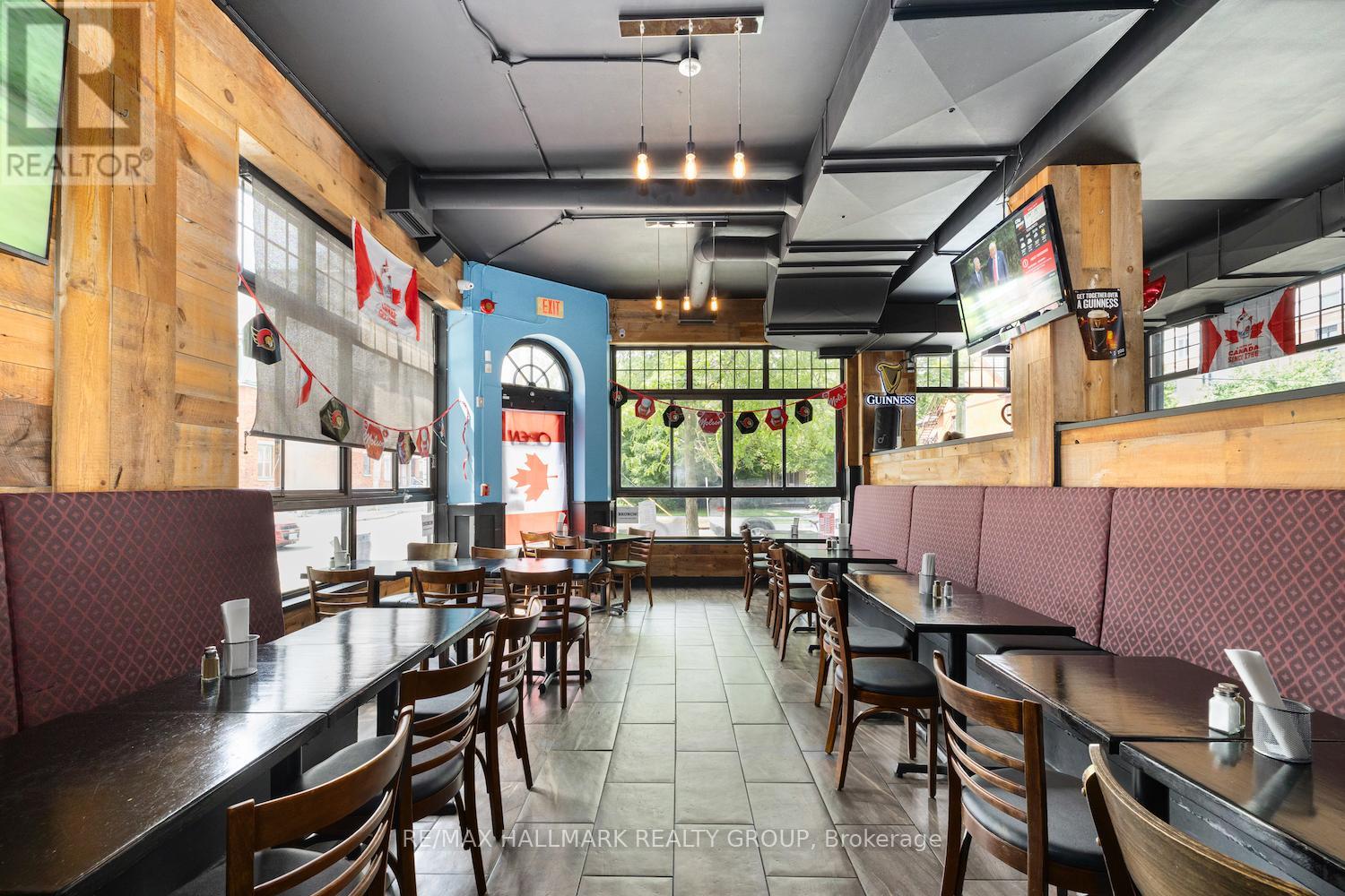 Photo 38 of 246 Laurier Avenue E, Ottawa ON