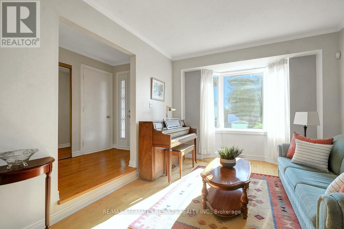 Photo 7 of 68 Pheasant Run Drive, Ottawa ON