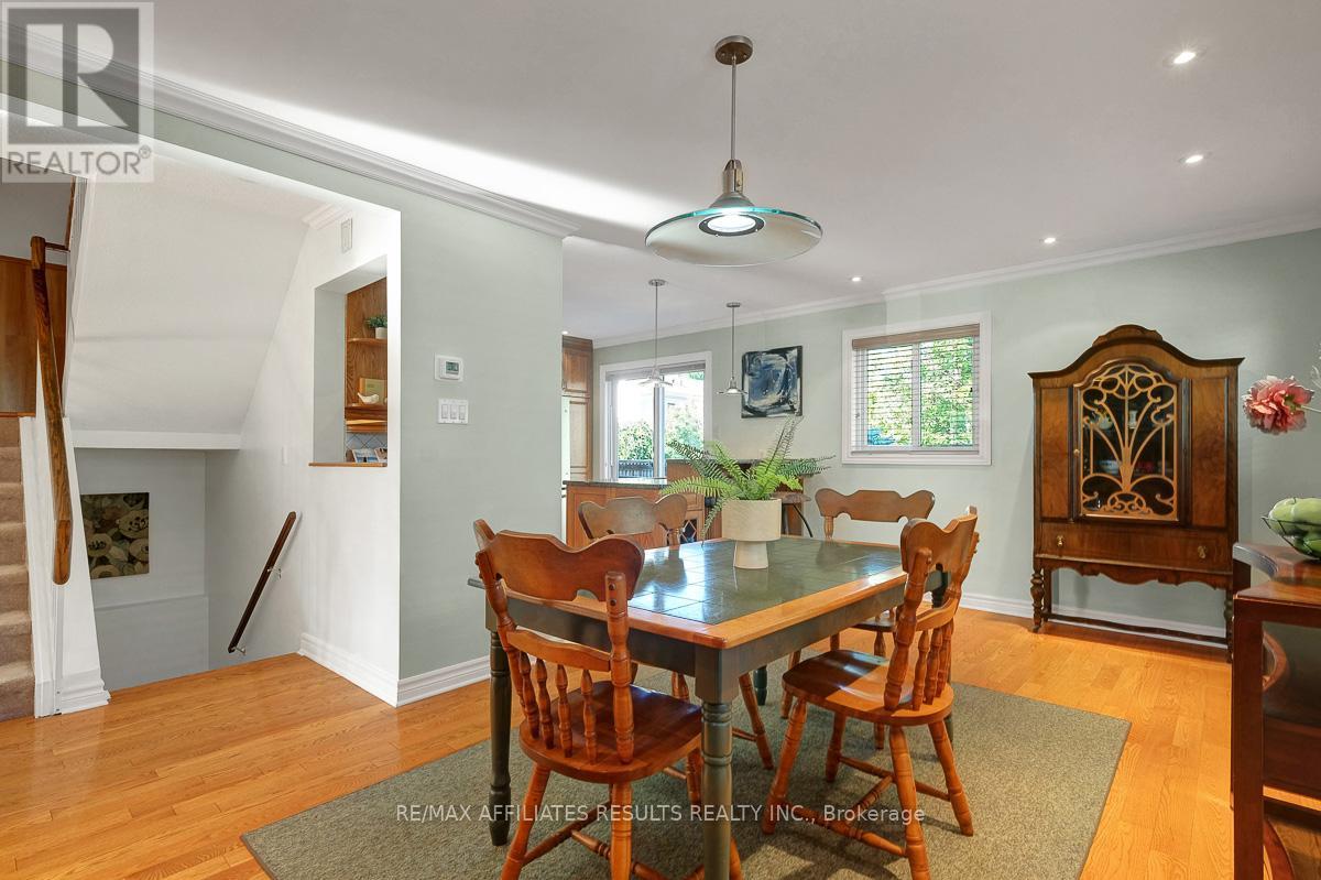 Photo 18 of 68 Pheasant Run Drive, Ottawa ON