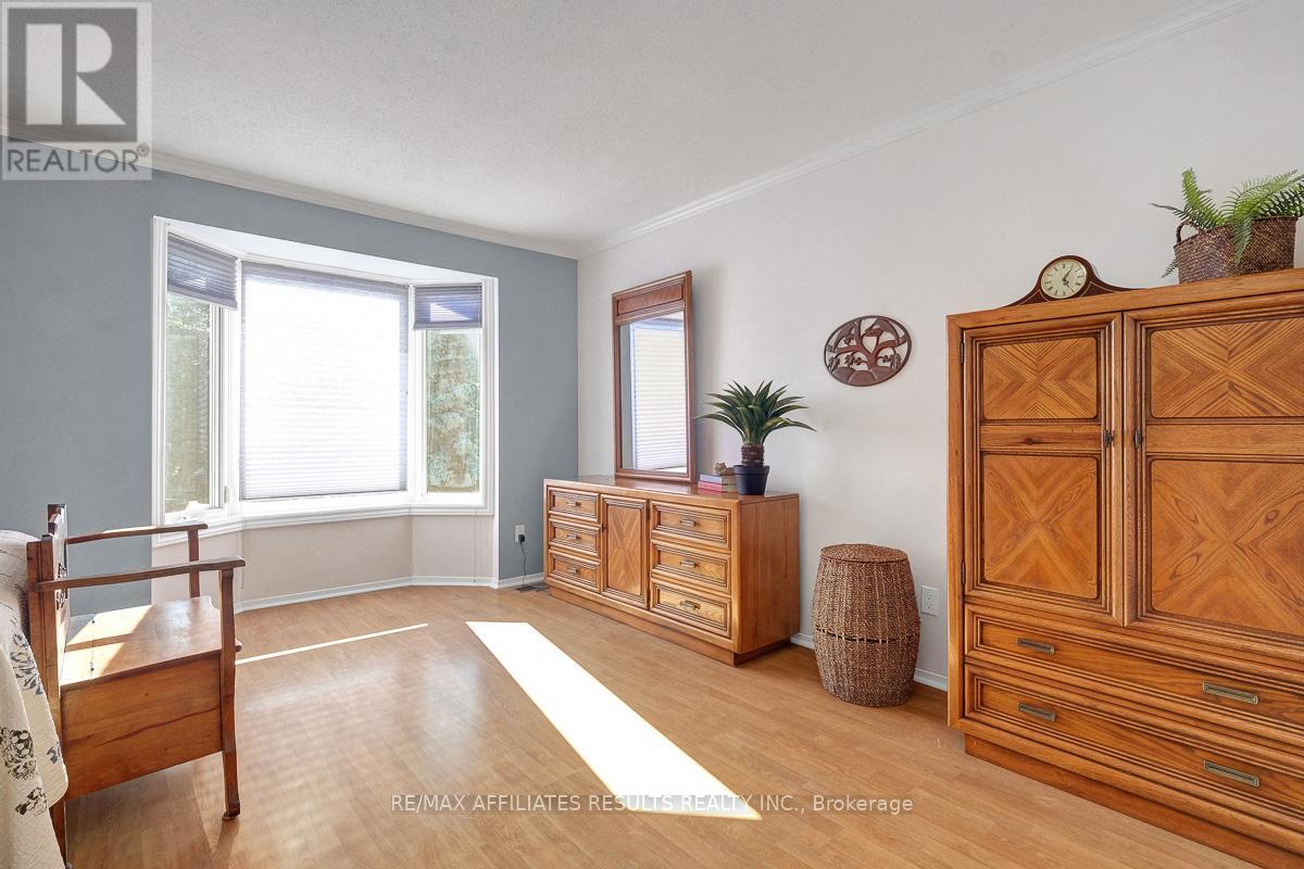 Photo 11 of 68 Pheasant Run Drive, Ottawa ON