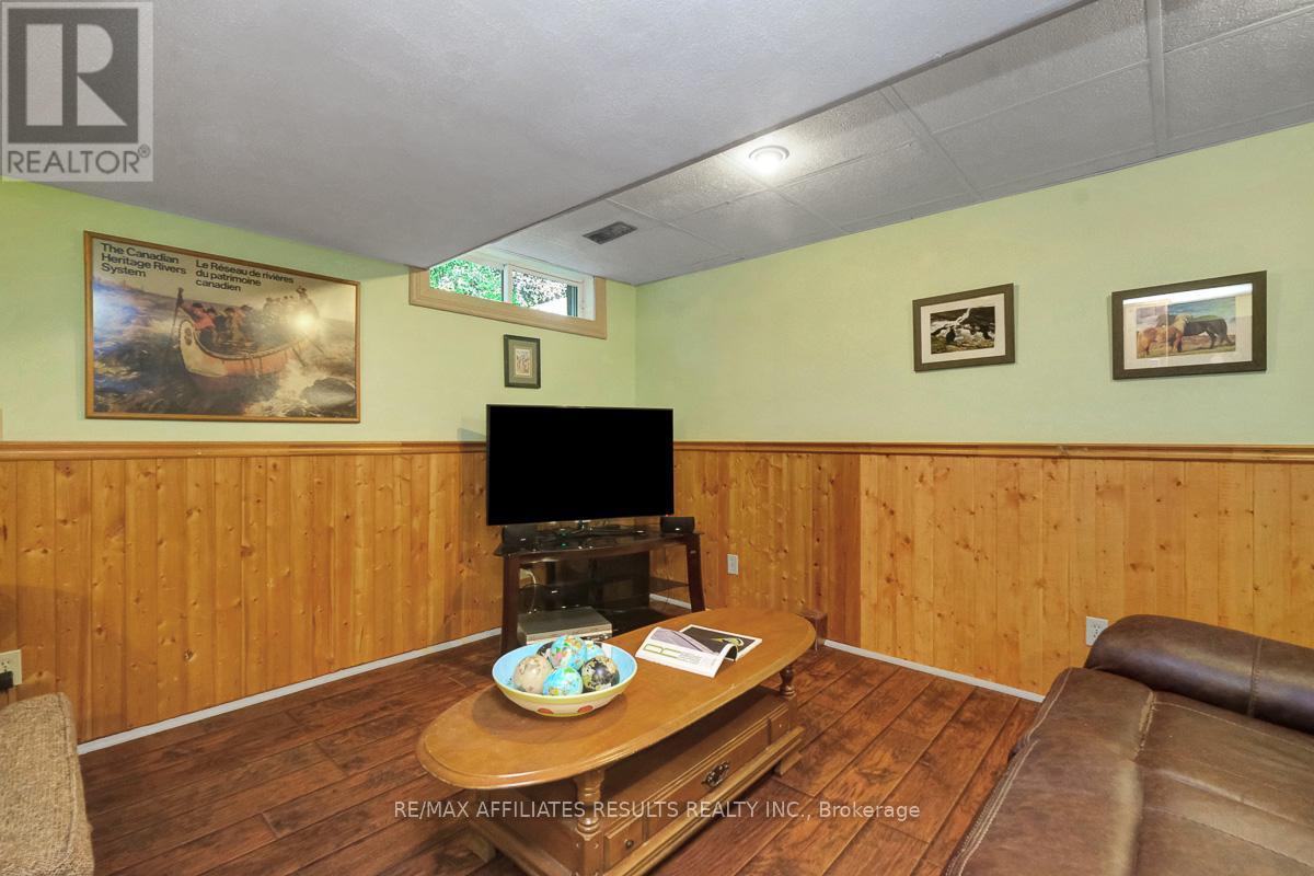 Photo 40 of 68 Pheasant Run Drive, Ottawa ON