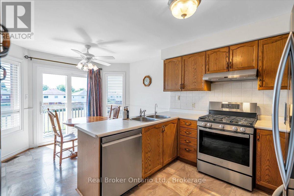 Photo 22 of 961 Ridge Valley Drive, Oshawa ON