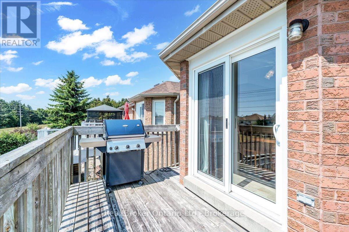 Photo 23 of 961 Ridge Valley Drive, Oshawa ON