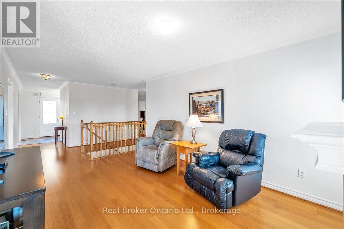 Photo 24 of 961 Ridge Valley Drive, Oshawa ON