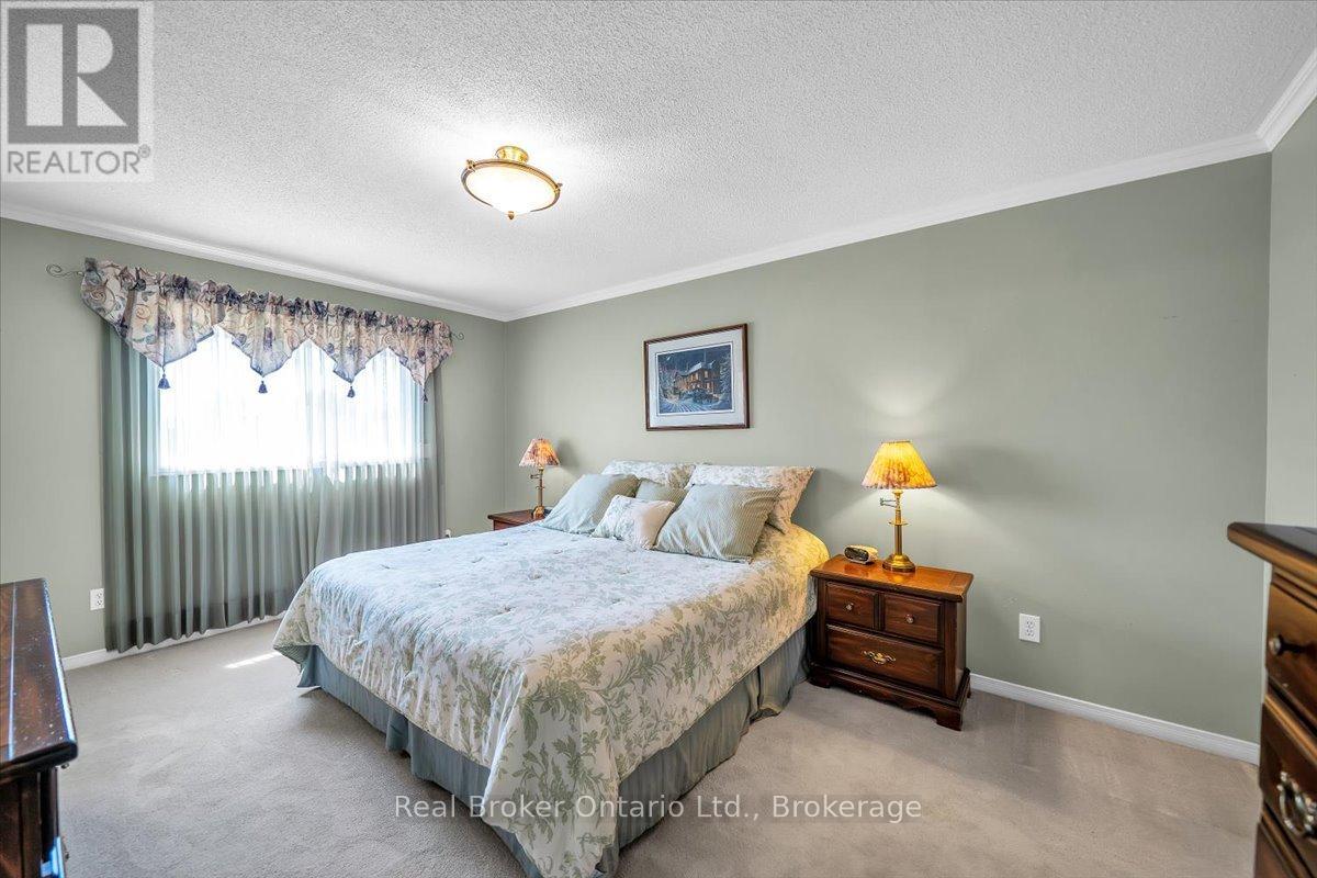 Photo 36 of 961 Ridge Valley Drive, Oshawa ON