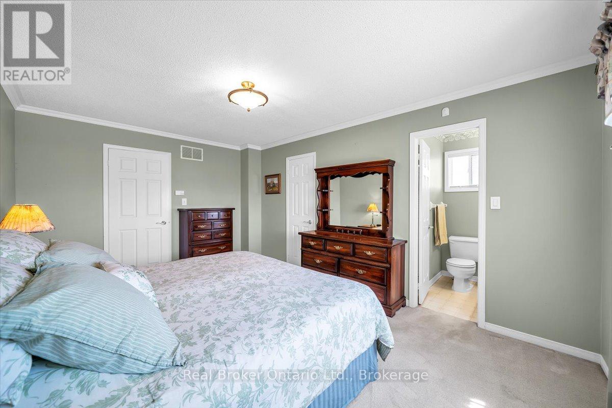 Photo 40 of 961 Ridge Valley Drive, Oshawa ON