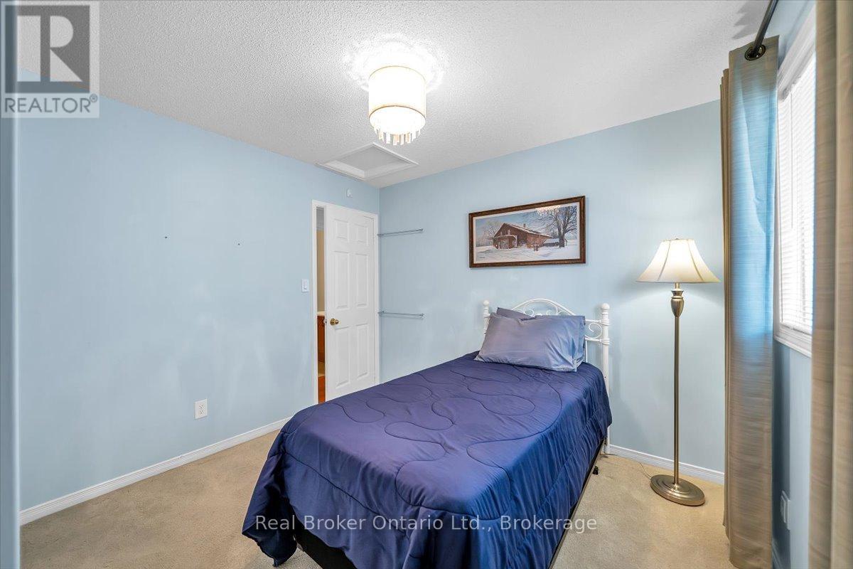 Photo 12 of 961 Ridge Valley Drive, Oshawa ON