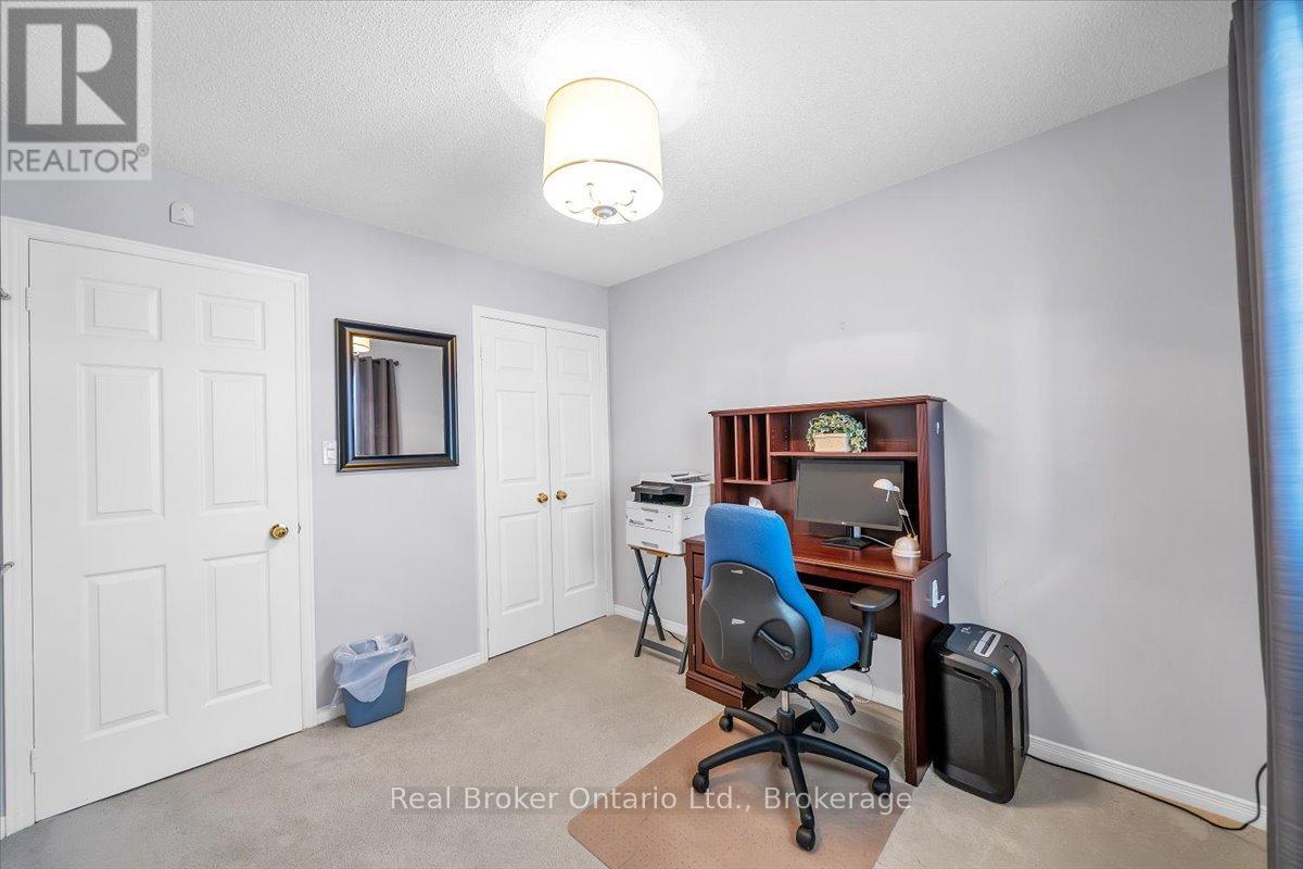 Photo 19 of 961 Ridge Valley Drive, Oshawa ON