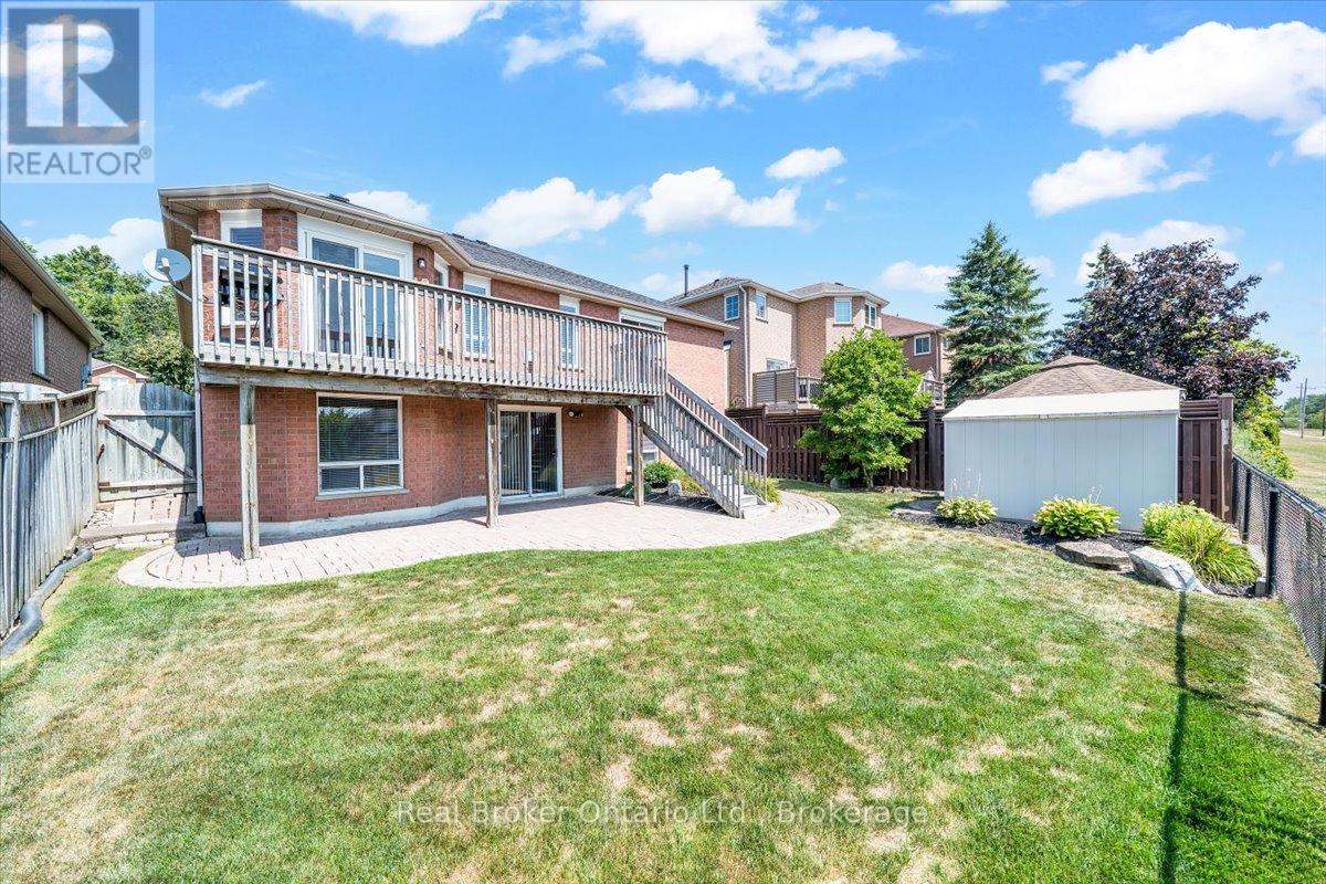 Photo 31 of 961 Ridge Valley Drive, Oshawa ON