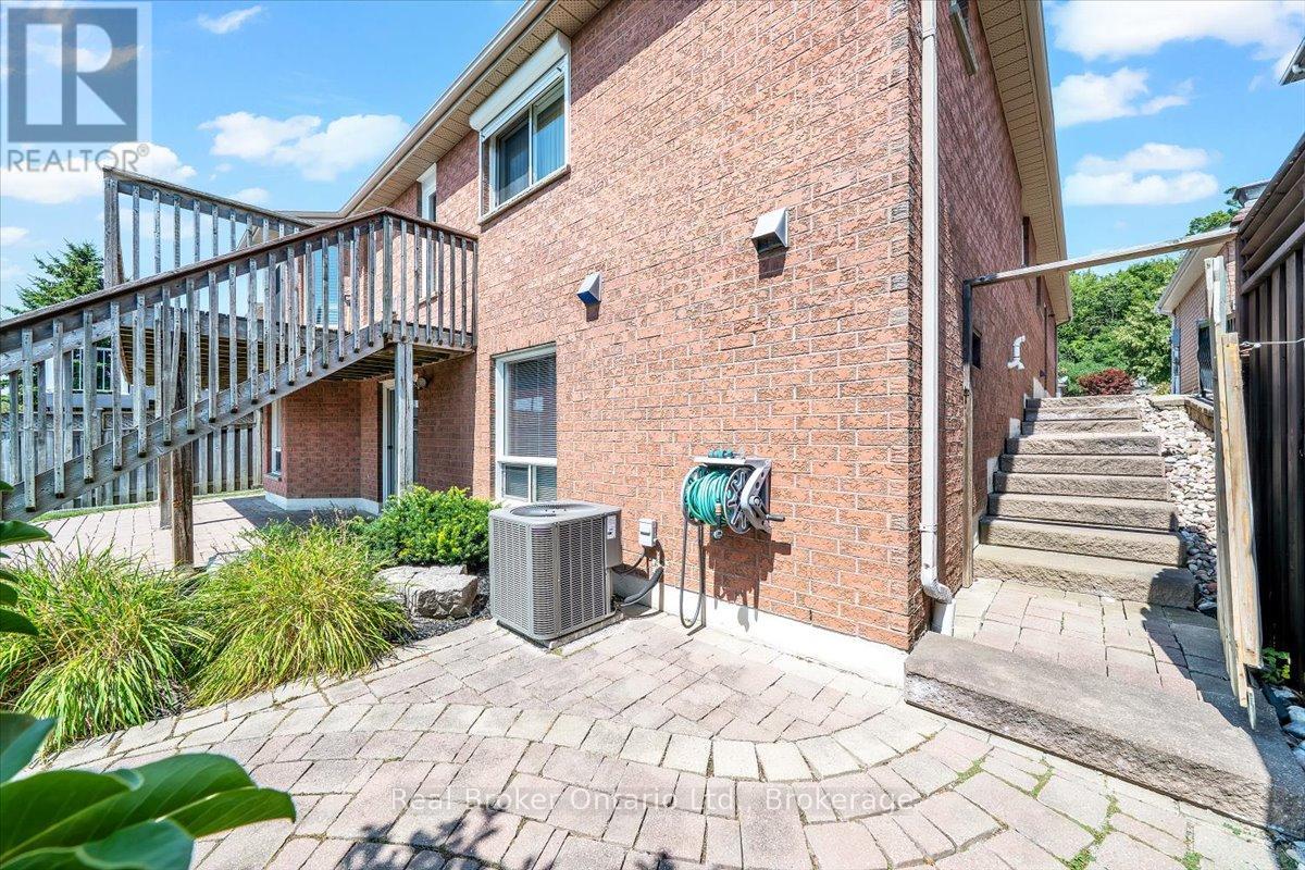 Photo 26 of 961 Ridge Valley Drive, Oshawa ON
