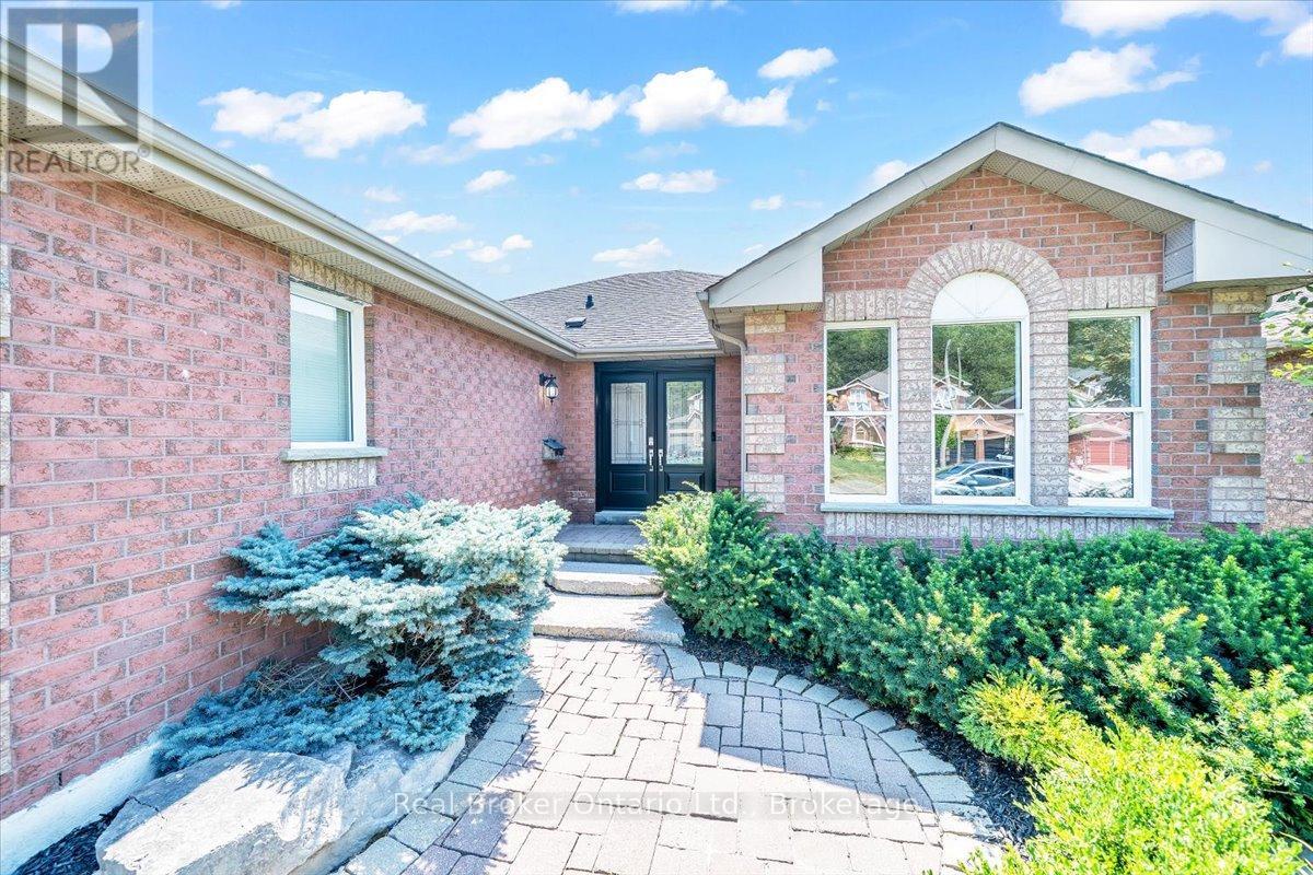 Photo 34 of 961 Ridge Valley Drive, Oshawa ON
