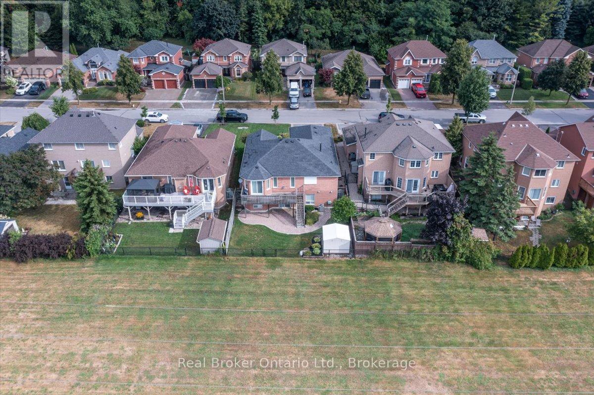 Photo 13 of 961 Ridge Valley Drive, Oshawa ON