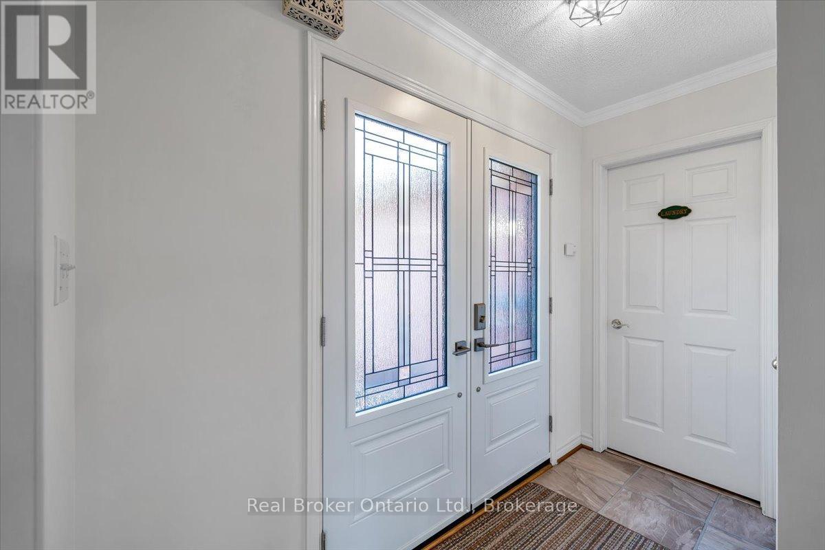 Photo 29 of 961 Ridge Valley Drive, Oshawa ON