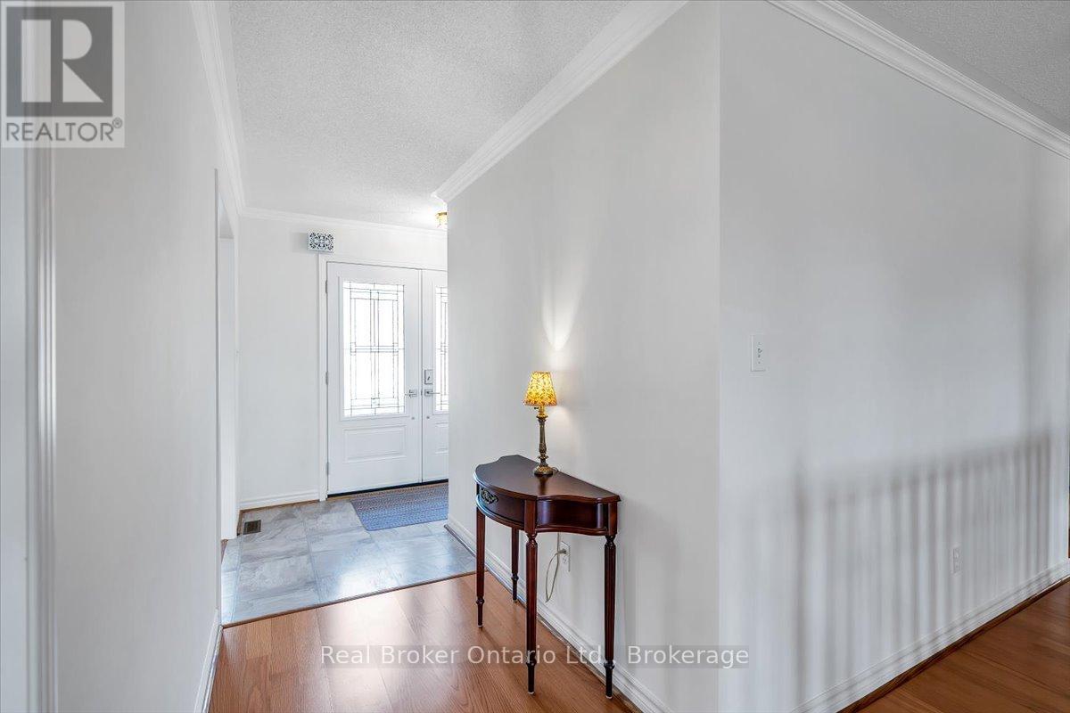 Photo 33 of 961 Ridge Valley Drive, Oshawa ON