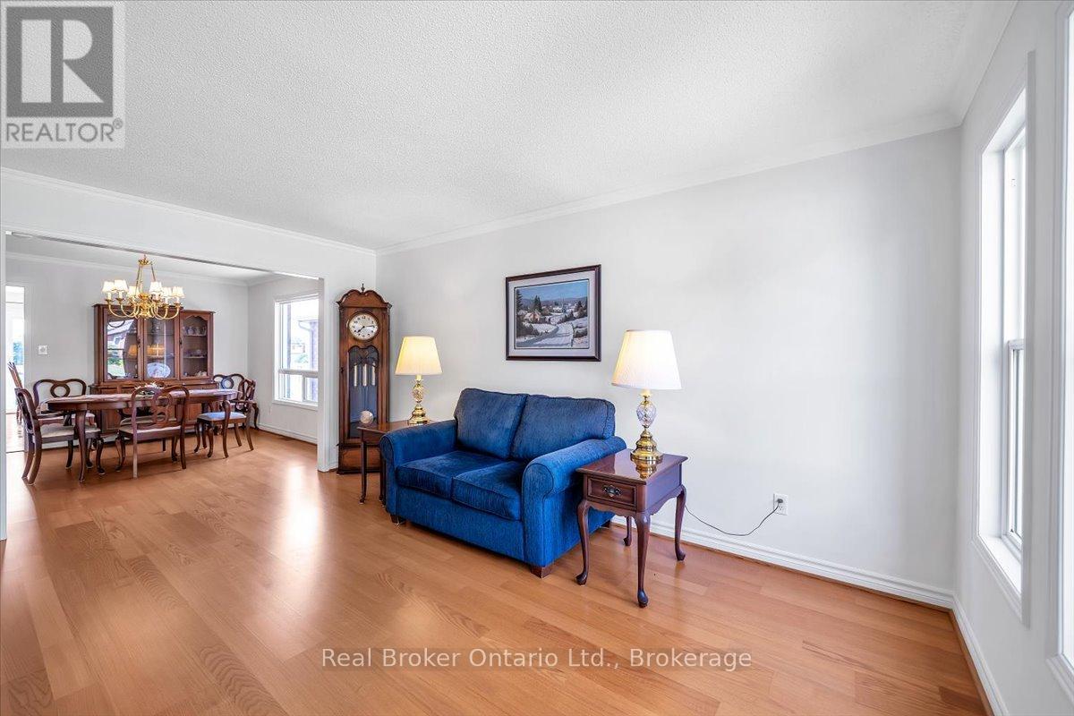 Photo 18 of 961 Ridge Valley Drive, Oshawa ON