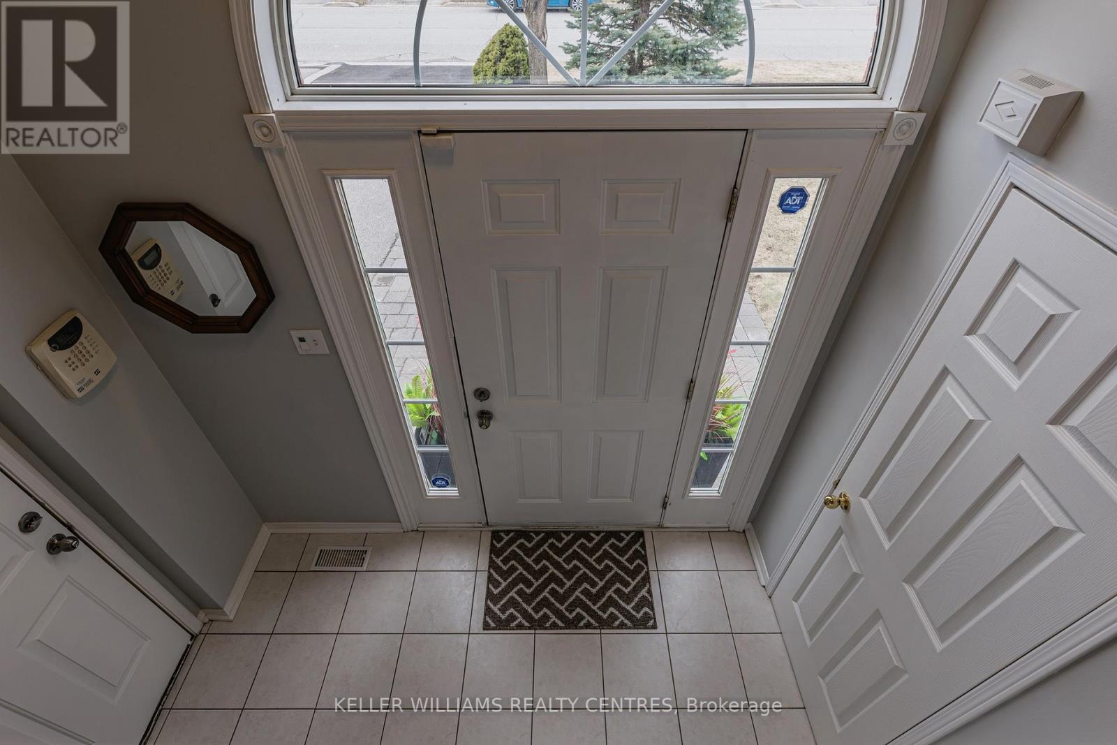 Photo 22 of 78 Clearmeadow Boulevard, Newmarket ON