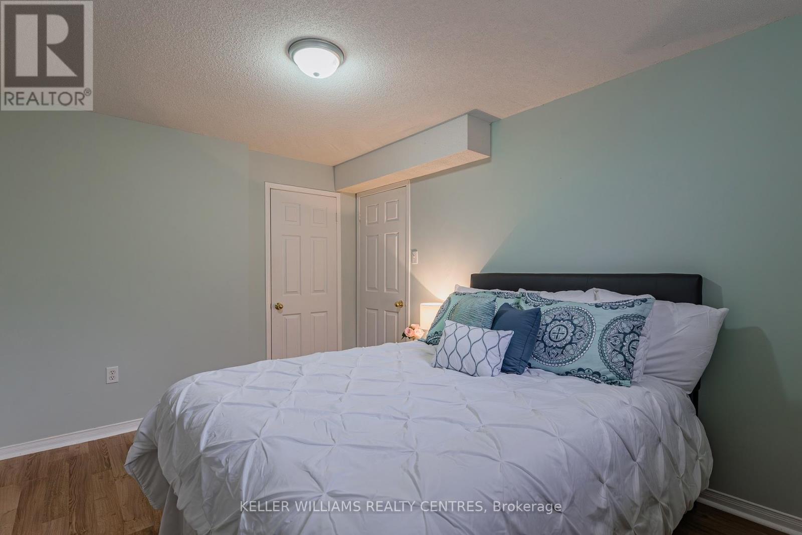 Photo 28 of 78 Clearmeadow Boulevard, Newmarket ON