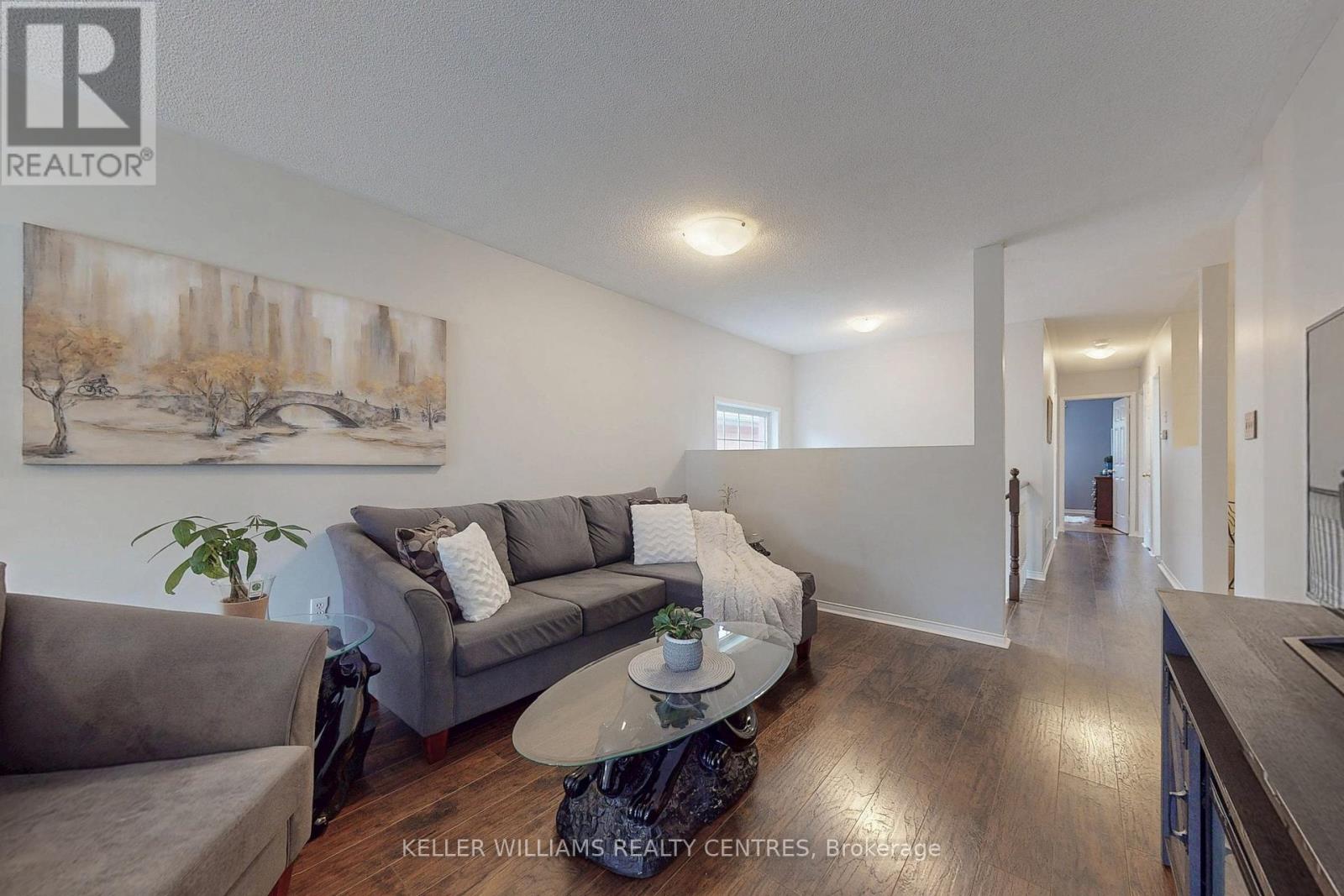Photo 6 of 78 Clearmeadow Boulevard, Newmarket ON